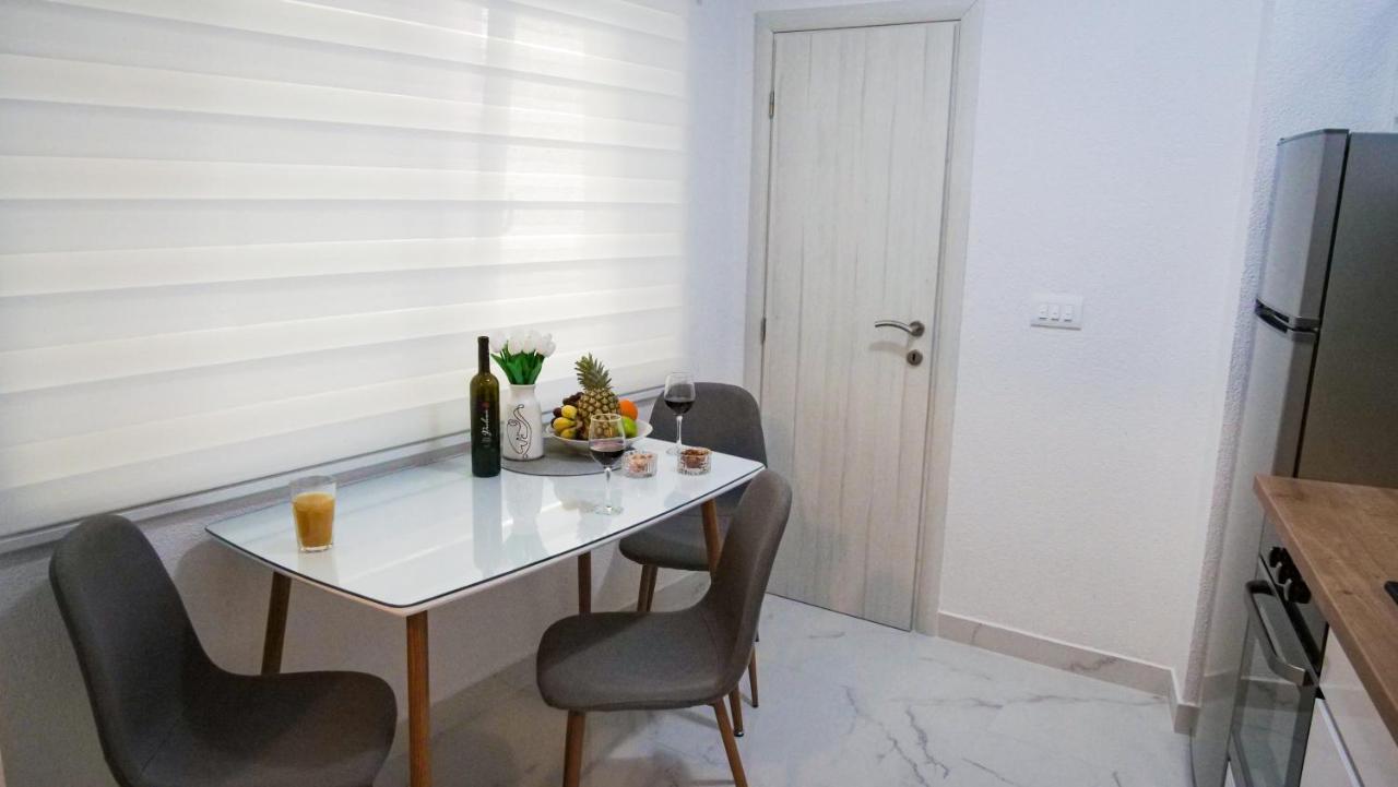 Peaceful & Sunny Apartments Trogir Buitenkant foto